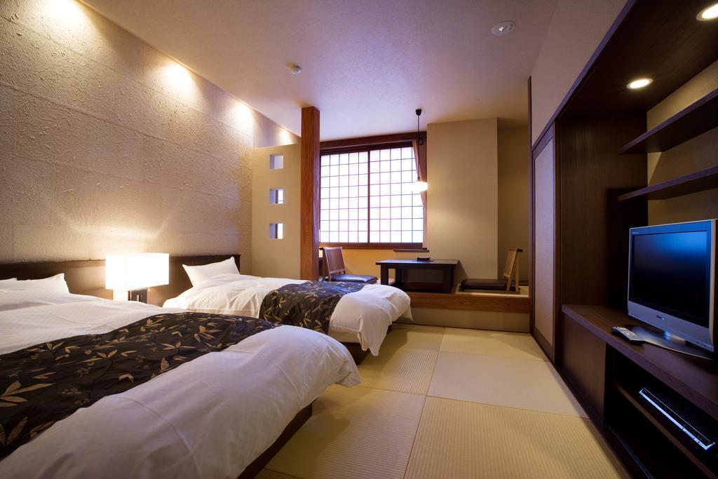 Yumetsuzuri Hotel Komaki  Eksteriør billede